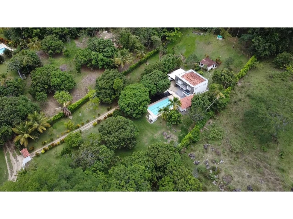 F0303. VENDO! Finca con hermosos acabados y piscina en Sopetran — foto 6