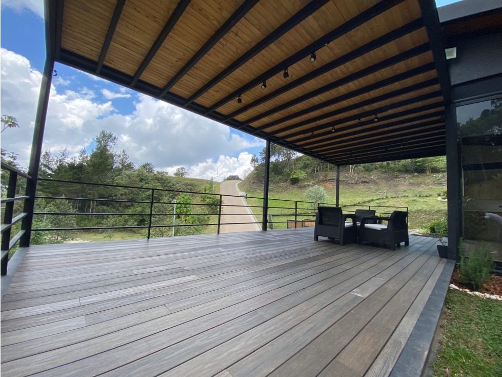 F0302. Vendo! Finca con acabados de lujo en El Retiro — foto 4