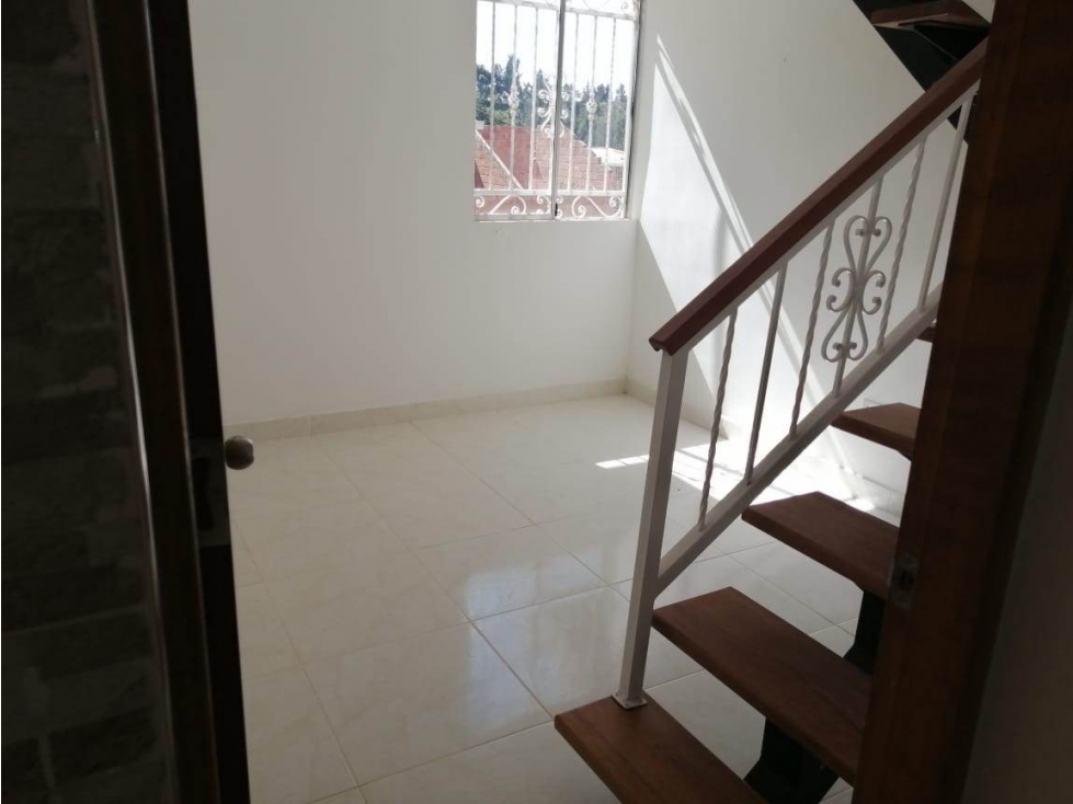 C0194. Vendo! Casa en excelente urbanizacion de Rionegro — foto 4