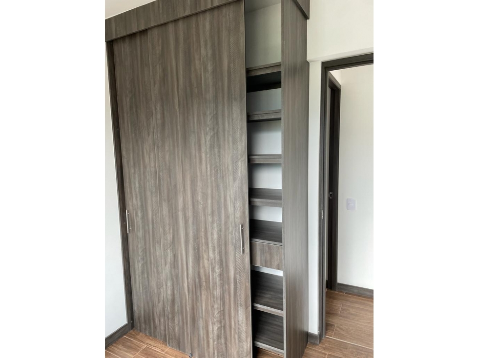 T0611. ALQUILO! Apartamento para estrenar en unidad cerrada del Retiro — foto 6
