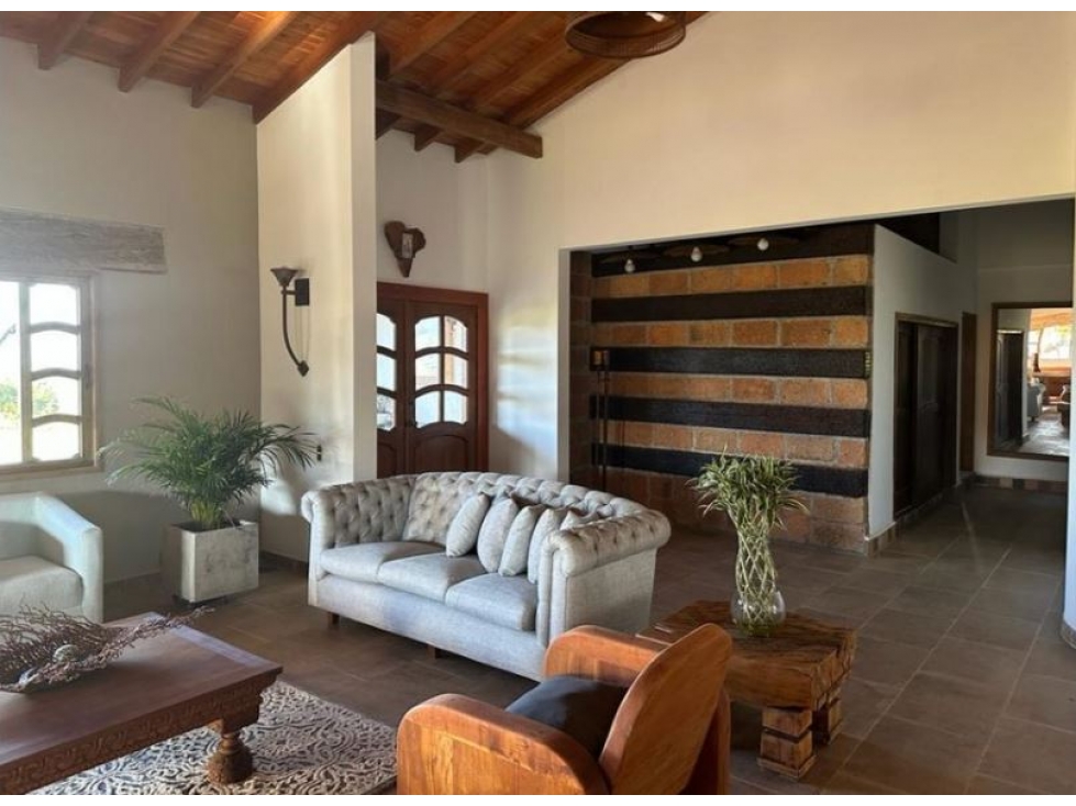 T0627. Alquiler! Finca con amplias zonas verdes en exclusivo sector — foto 3