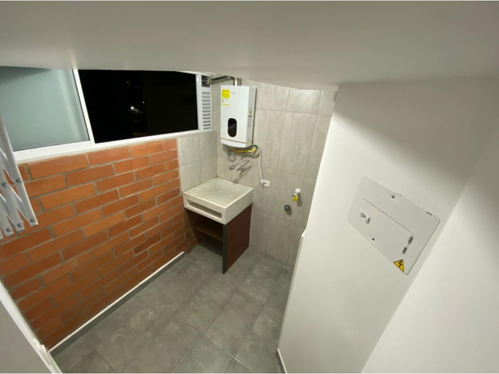 A0440 Vendo! Apartamento duplex con acabados de lujo en unidad — foto 4
