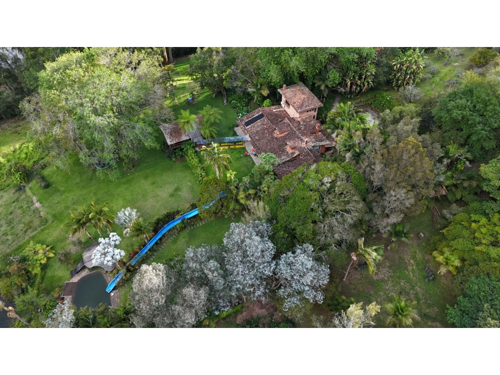 F0350. VENDO! Finca ubicada en Llanogrande con un área de 39.000 mt2 — foto 2