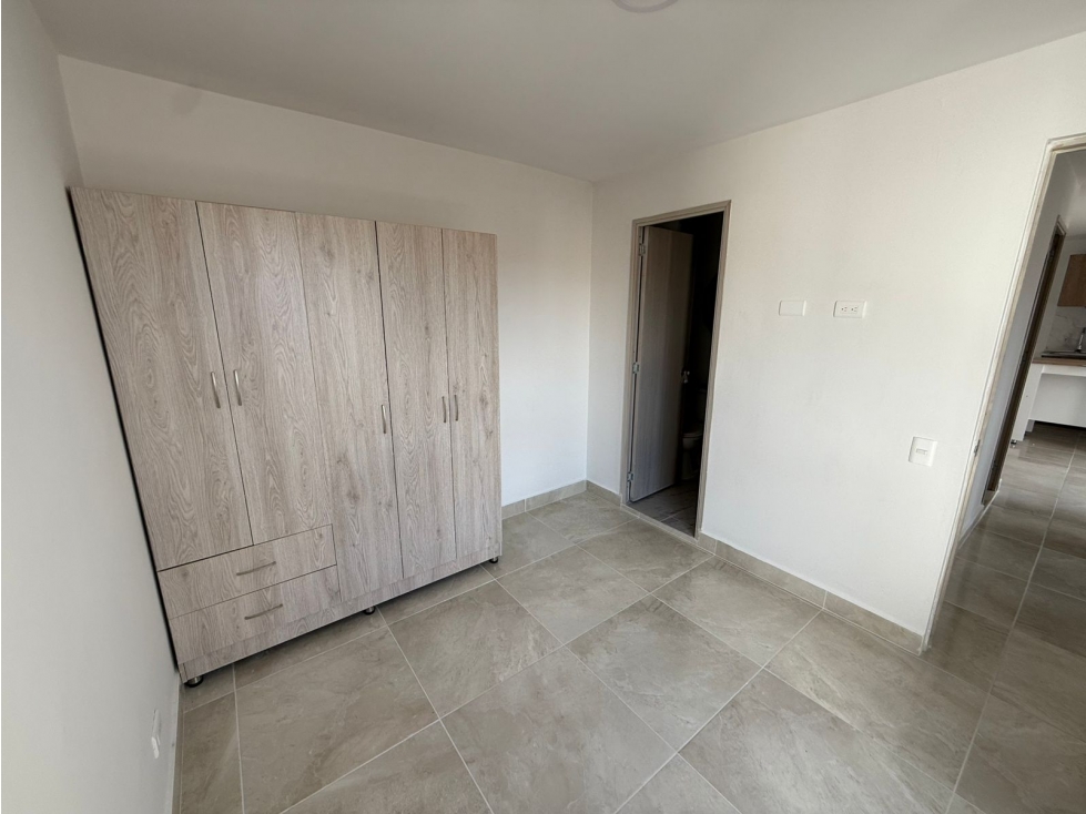 A0502. VENDO! Apartamento en buen sector con acabados modernos — foto 3