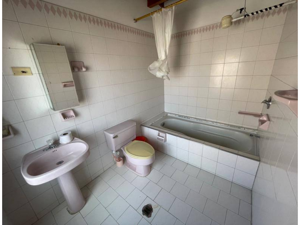 C0399. VENDO! Casa unifamiliar en excelente sector en San Antonio — foto 5