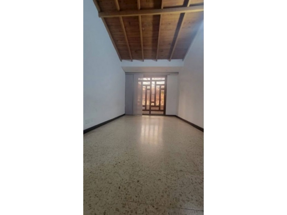 C0408. Vendo! Casa 2 Niveles Exclusivo Sector San Antonio — foto 6
