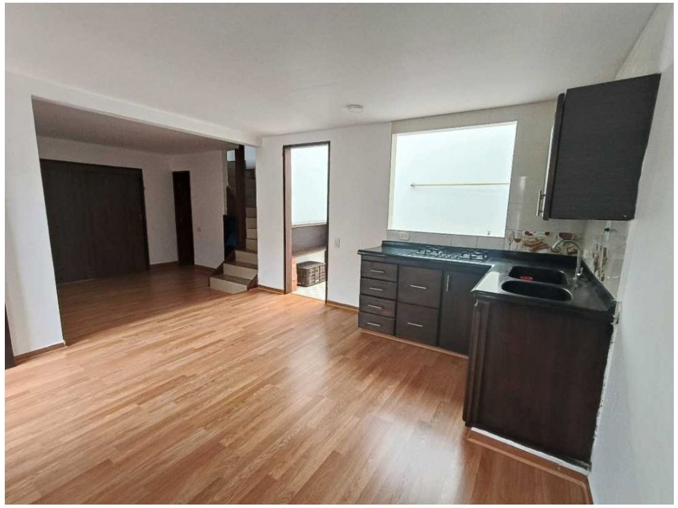C0452.Casa unifamiliar de 3 niveles con excelente ubicación en La Ceja