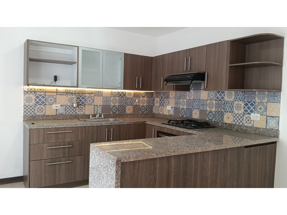 T0921.Casa con acabados modernos en unidad cerrada La Ceja  — foto 2