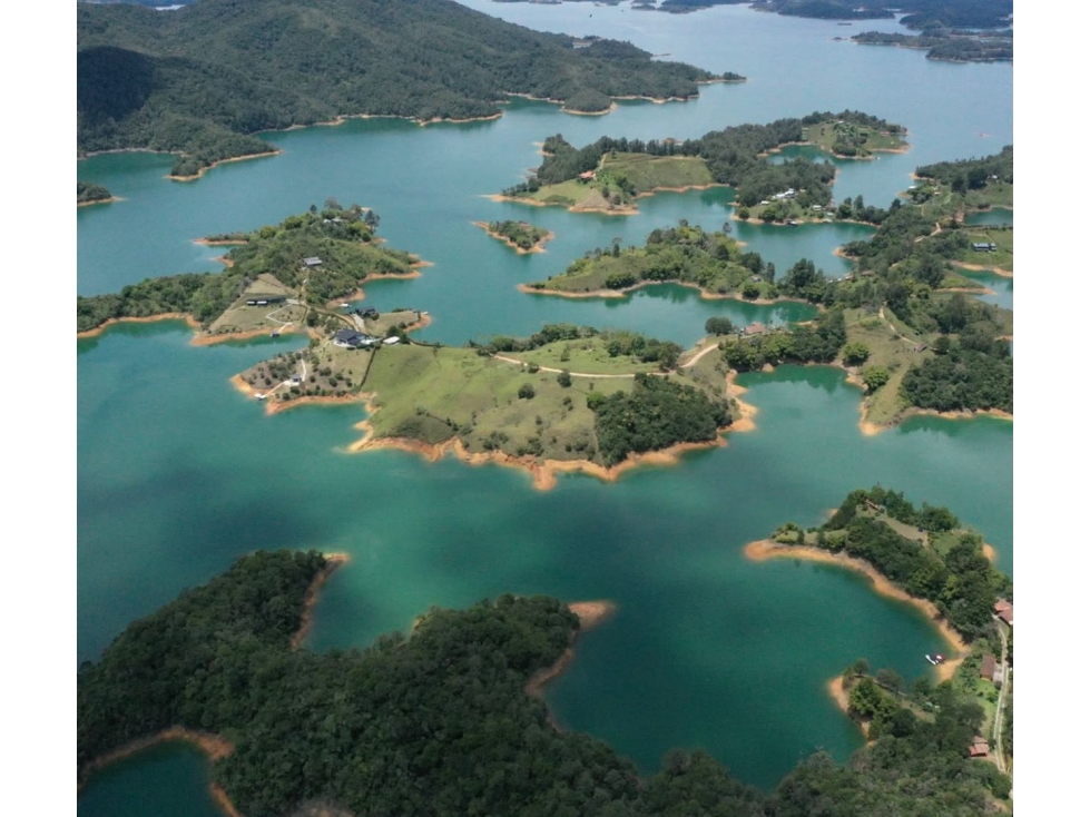 L0349. Exclusivos lotes con vista y acceso a embalse en El Peñol - 2