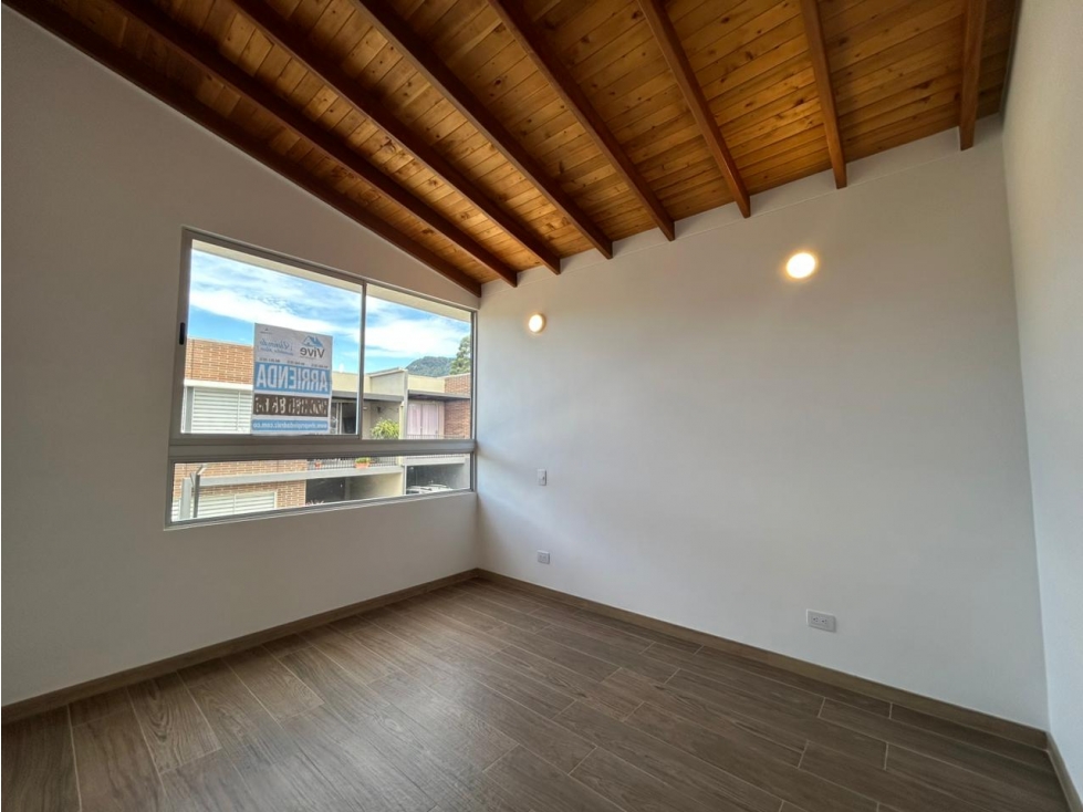 T0848. Casa unifamiliar con piscina en unidad cerrada en La ceja — foto 4