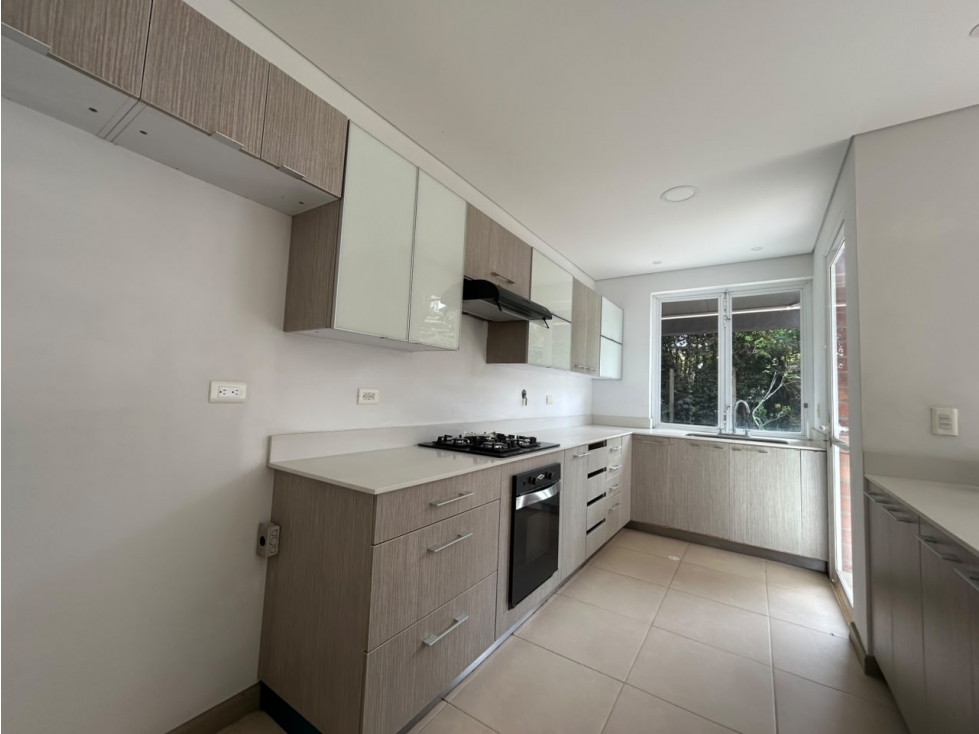 C0460.Casa campestre con acabados modernos y lago privado en el Retiro — foto 3