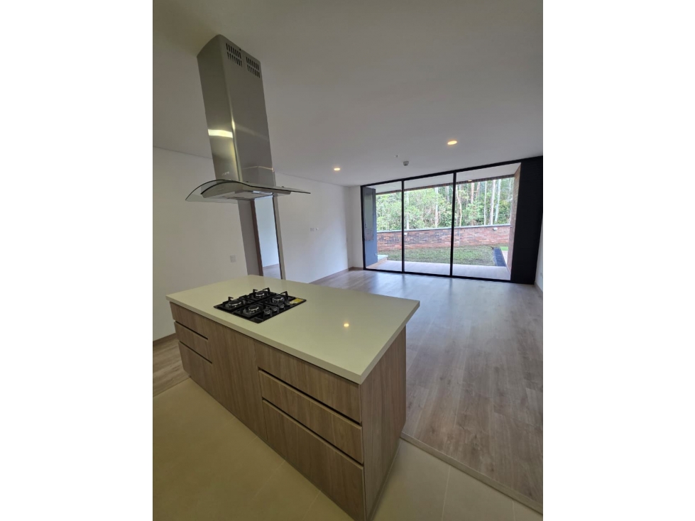 T0789. Se alquila! Apartamento con acabados de lujo en El Retiro — foto 6