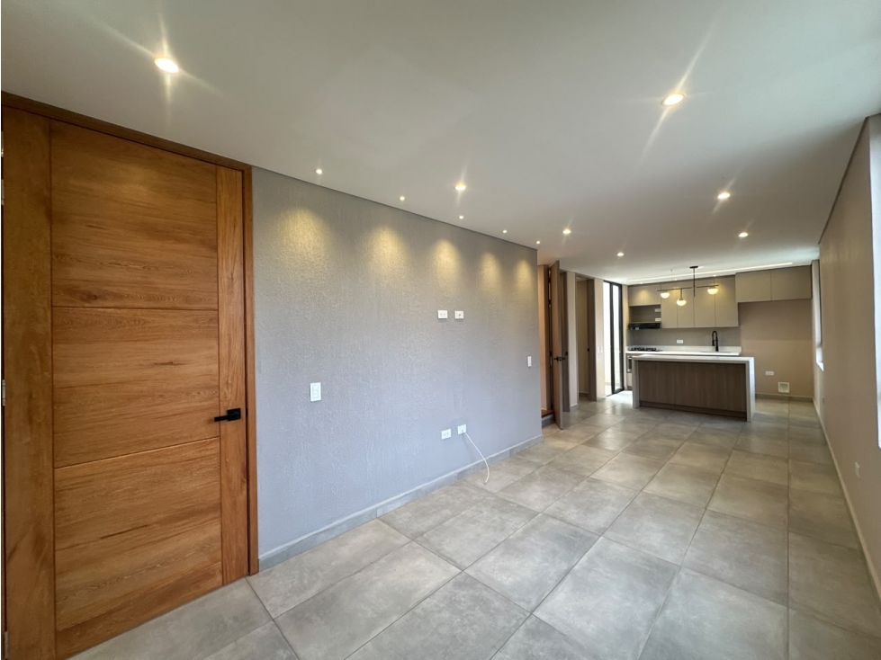 C0345 VENDO! Casa unifamiliar para estrenar en unidad abierta