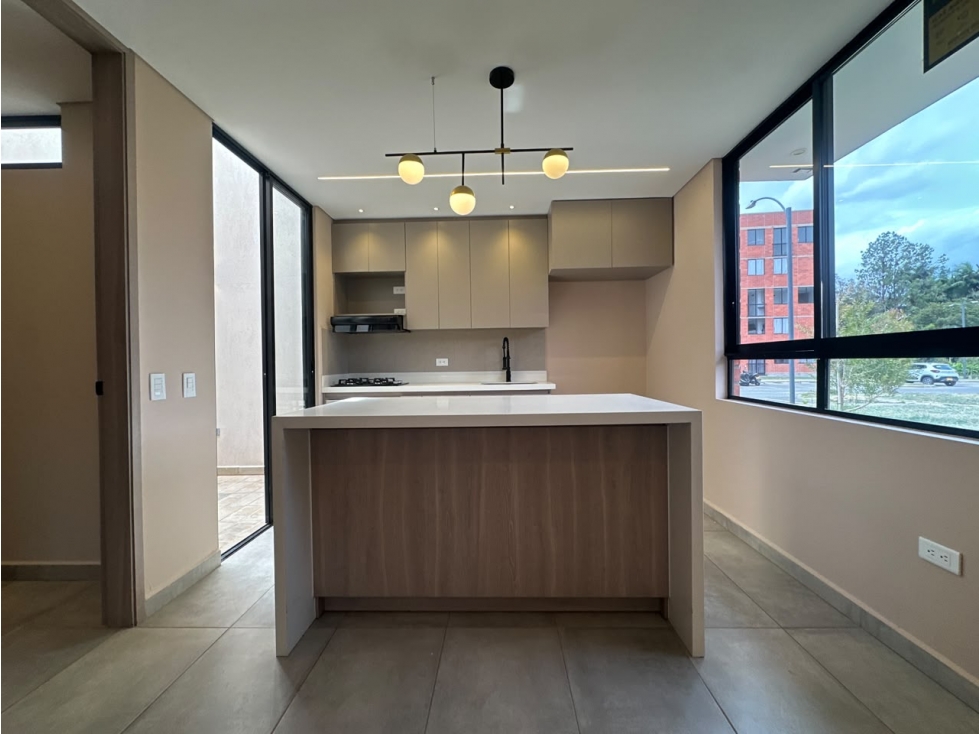 C0345 VENDO! Casa unifamiliar para estrenar en unidad abierta — foto 2