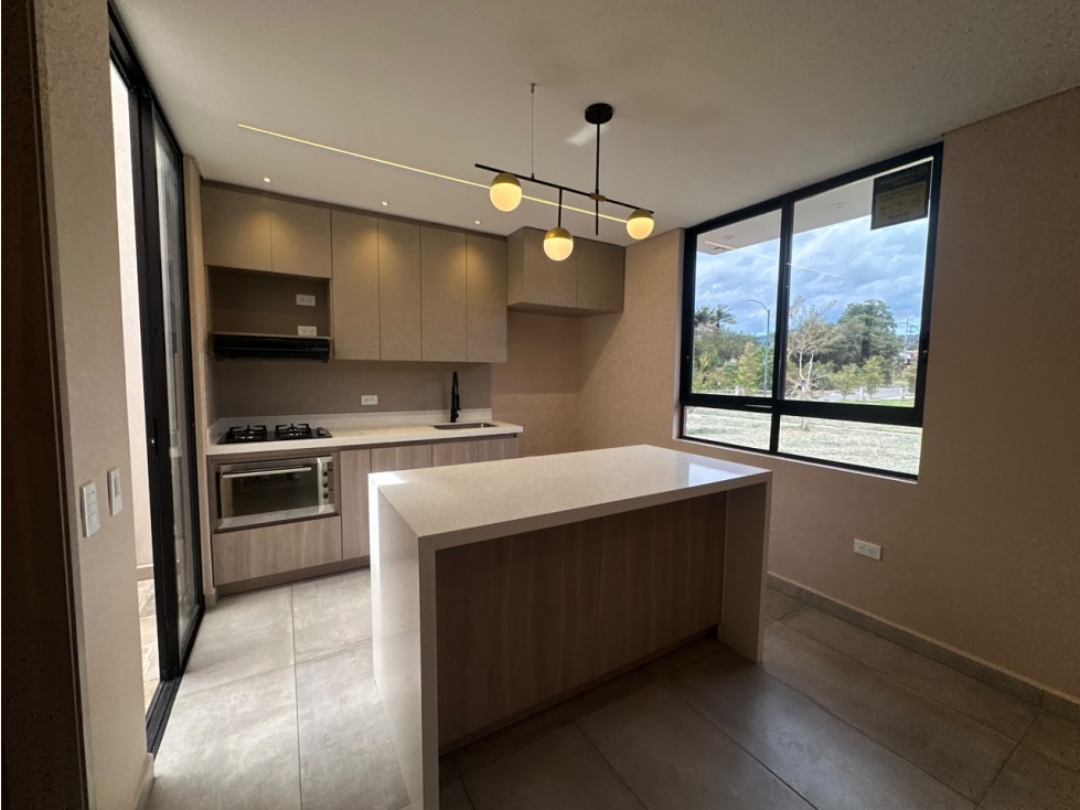 C0345 VENDO! Casa unifamiliar para estrenar en unidad abierta — foto 3