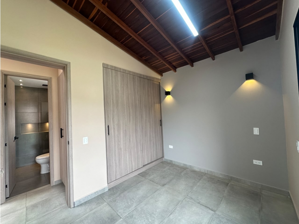C0345 VENDO! Casa unifamiliar para estrenar en unidad abierta — foto 6