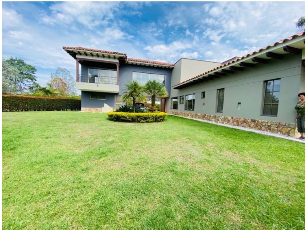 F0281. Vendo! Finca con acabados de lujo en Rionegro — foto 2