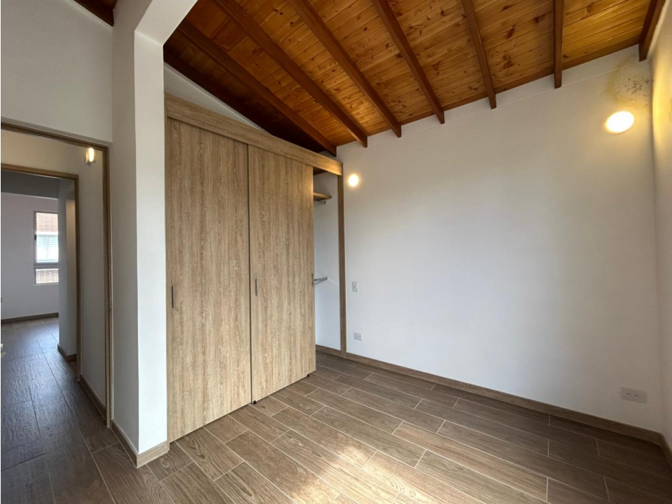 T0848. Casa unifamiliar con piscina en unidad cerrada en La ceja — foto 6
