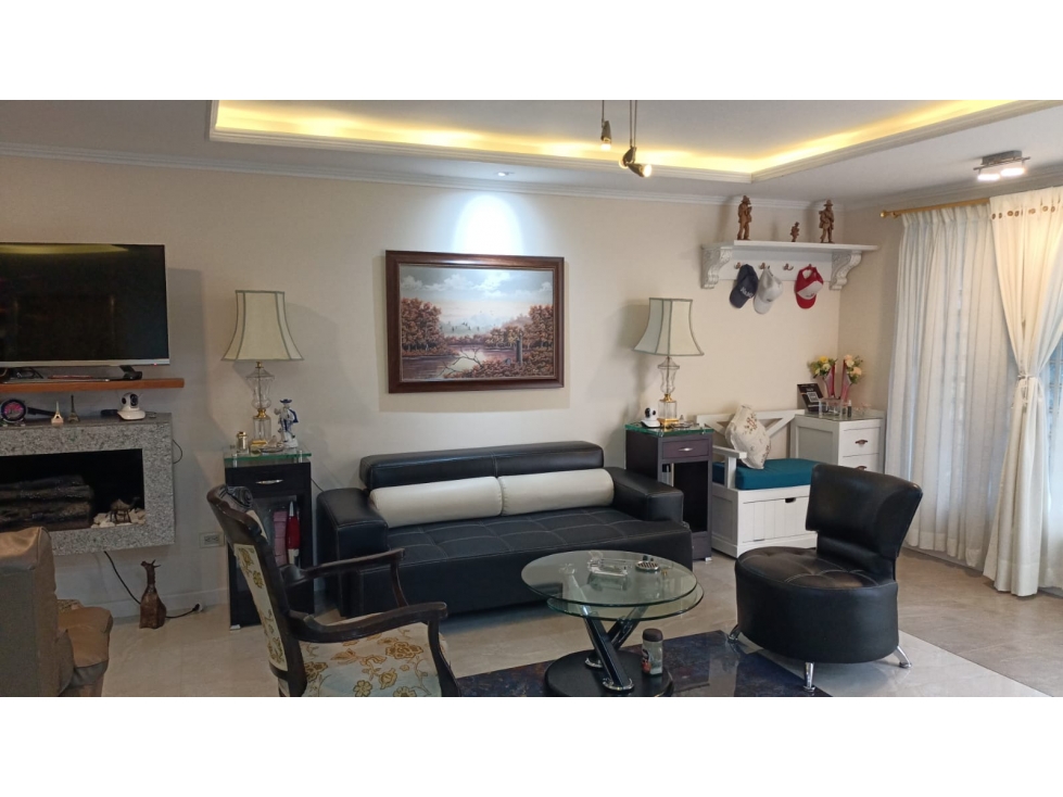 C0261 Vendo Casa en unidad abierta, buenos acabados y ascensor La Ceja — foto 3