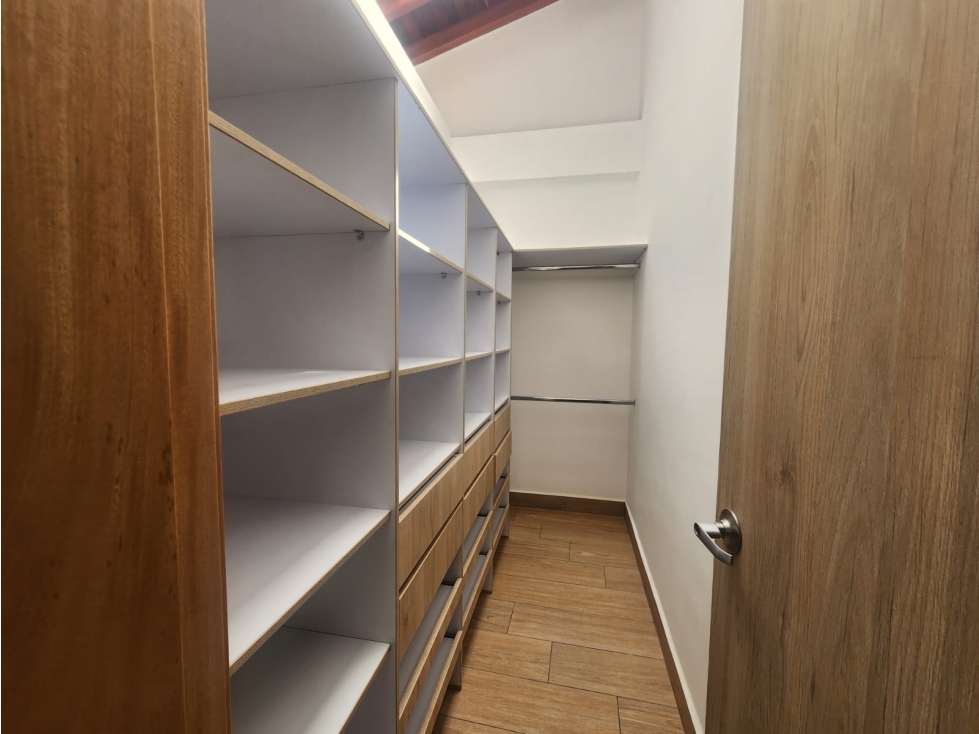 C0227 Venta! Casa con excelentes acabados unidad cerrada en La ceja — foto 4