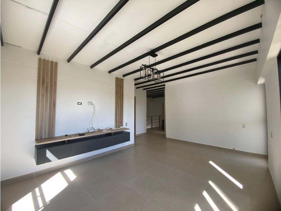F0306. Venta! Finca con acabados de lujo y espacios amplios Rionegro — foto 5