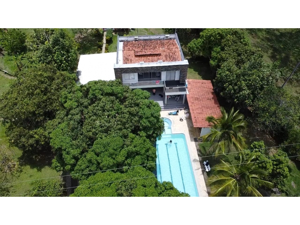 F0303. VENDO! Finca con hermosos acabados y piscina en Sopetran — foto 3