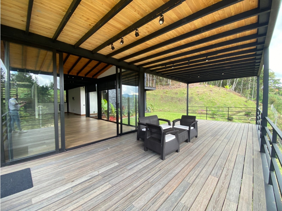 F0302. Vendo! Finca con acabados de lujo en El Retiro — foto 6