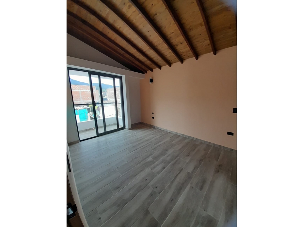 C0209. Vendo! Casa con acabados de lujo en buen sector La Ceja — foto 6