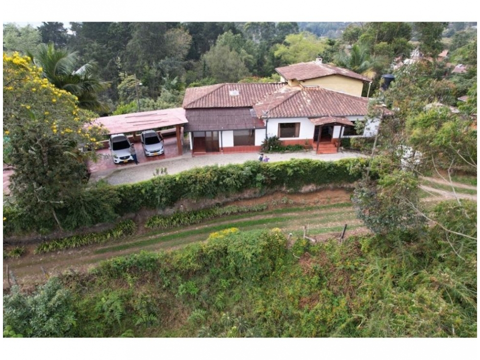 F.0288. Vendo! Finca con amplios espacios y zona verde en La Ceja — foto 4