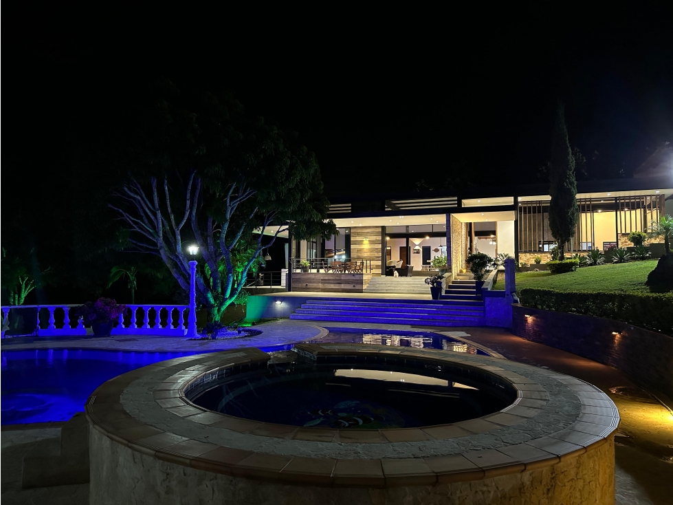 F0311. VENDO! Finca en San Jerónimo con hermosa piscina y zonas verdes - 2