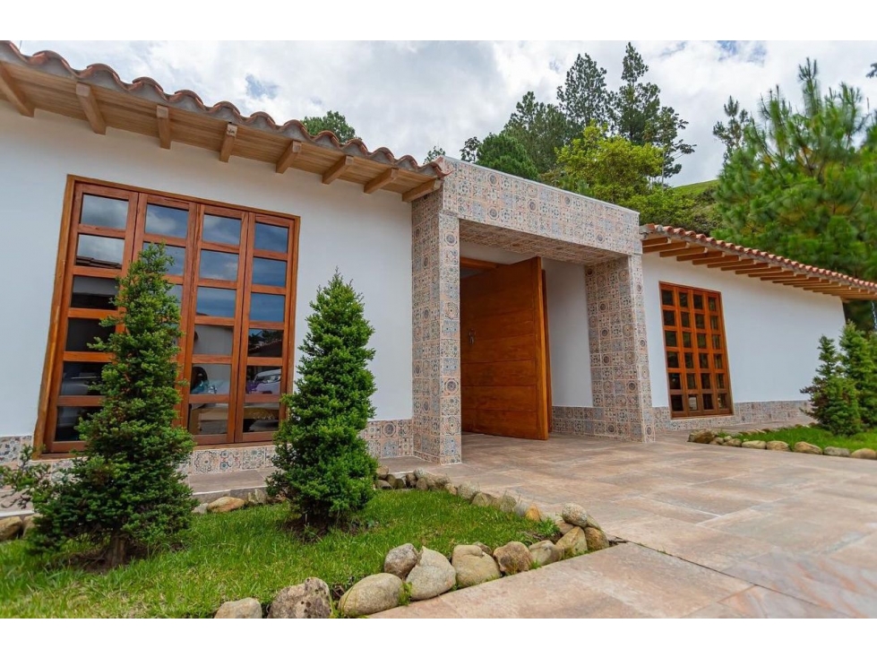 F0315. VENDO! Finca amoblada con acabados de lujo en La Ceja