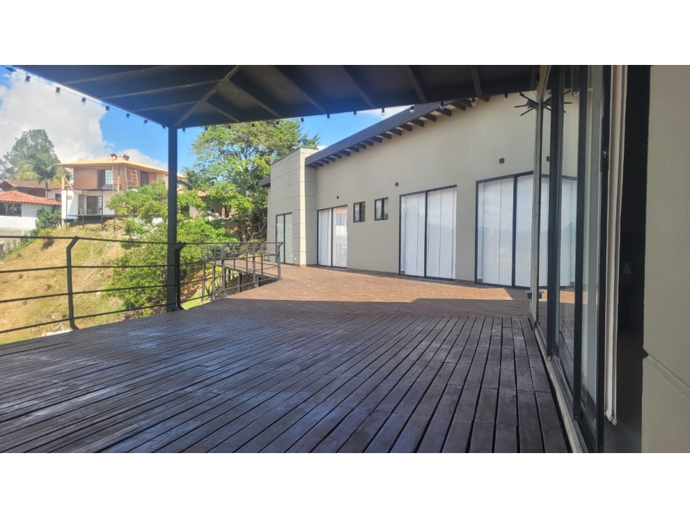 C0334. VENDO! Casa amoblada con acabados de lujo en San Antonio — foto 4