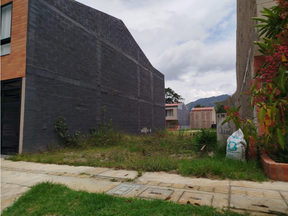 L0272. VENDO! Lote en exclusiva unidad abierta en La Ceja — foto 3