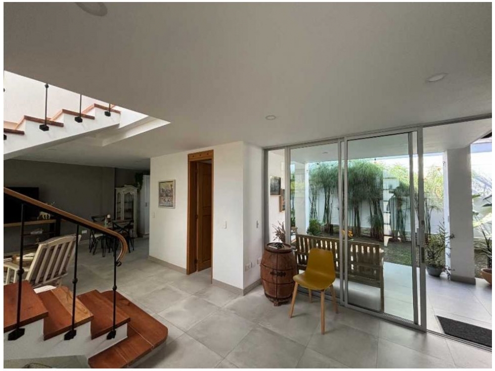 C0357. Vendo! Casa unifamiliar con amplios espacios en unidad cerrada — foto 4