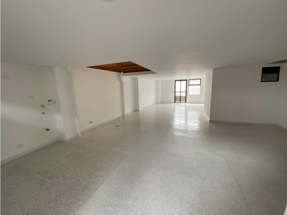 T0723. Alquilo! Local comercial para estrenar en El Retiro — foto 4