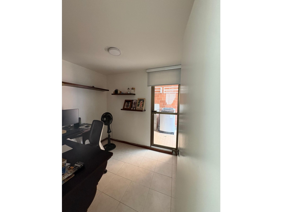A0499. Vendo! Apartamento con terraza en unidad cerrada — foto 6