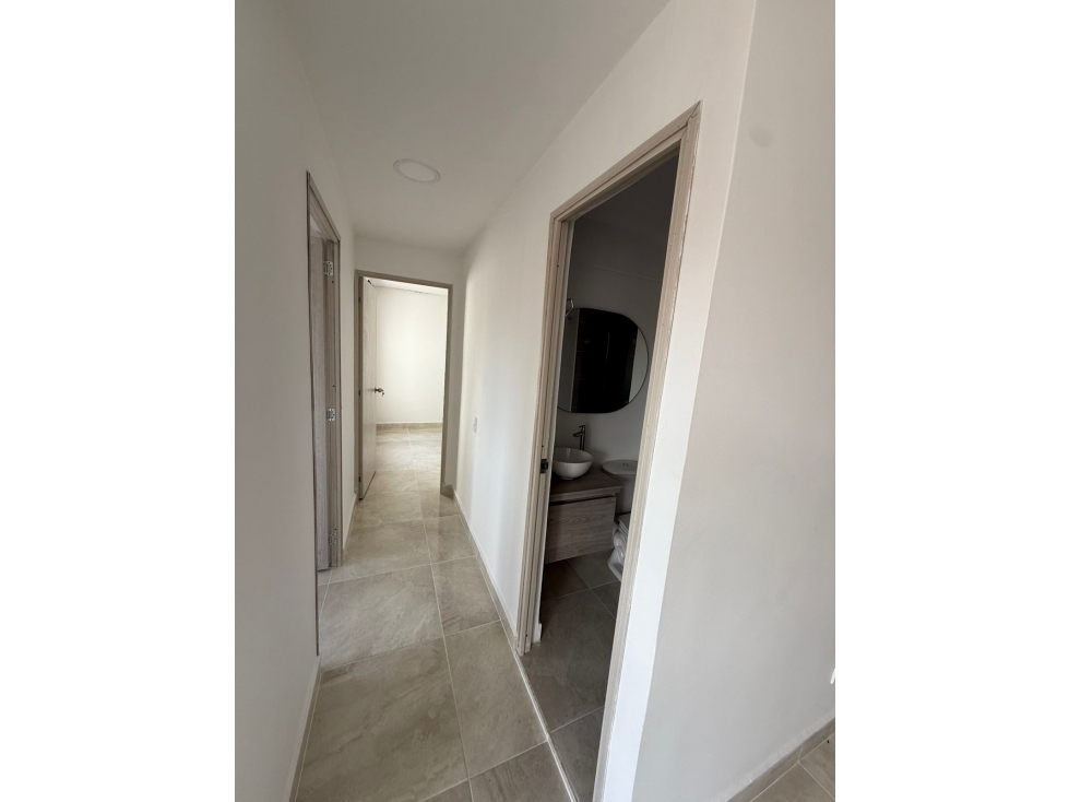 A0502. VENDO! Apartamento en buen sector con acabados modernos — foto 4