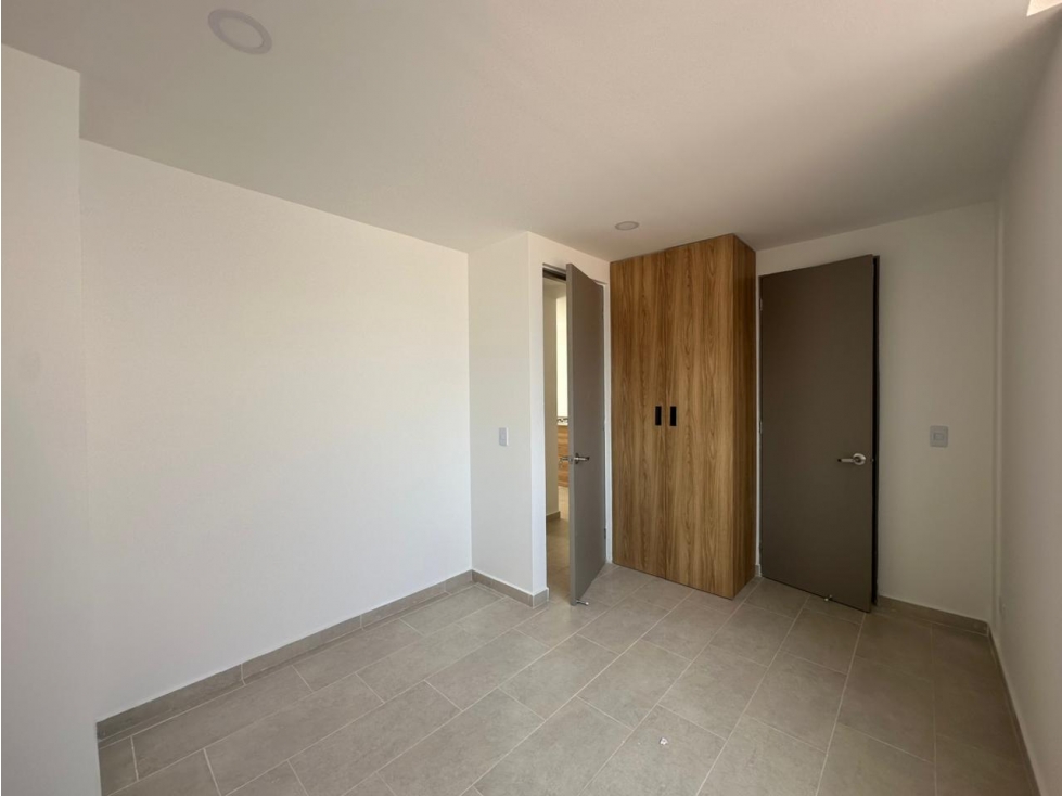 T0732. Apartamento en edificio cerrado con parqueadero en La Ceja — foto 6