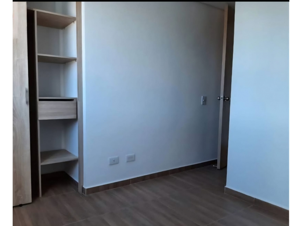 A0514. Vendo! Apartamento con 3 habitaciones en unidad semi-cerrada — foto 5