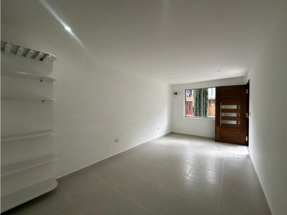 C0406. Vendo! Casa unifamiliar 3 niveles buen sector en La Ceja — foto 5