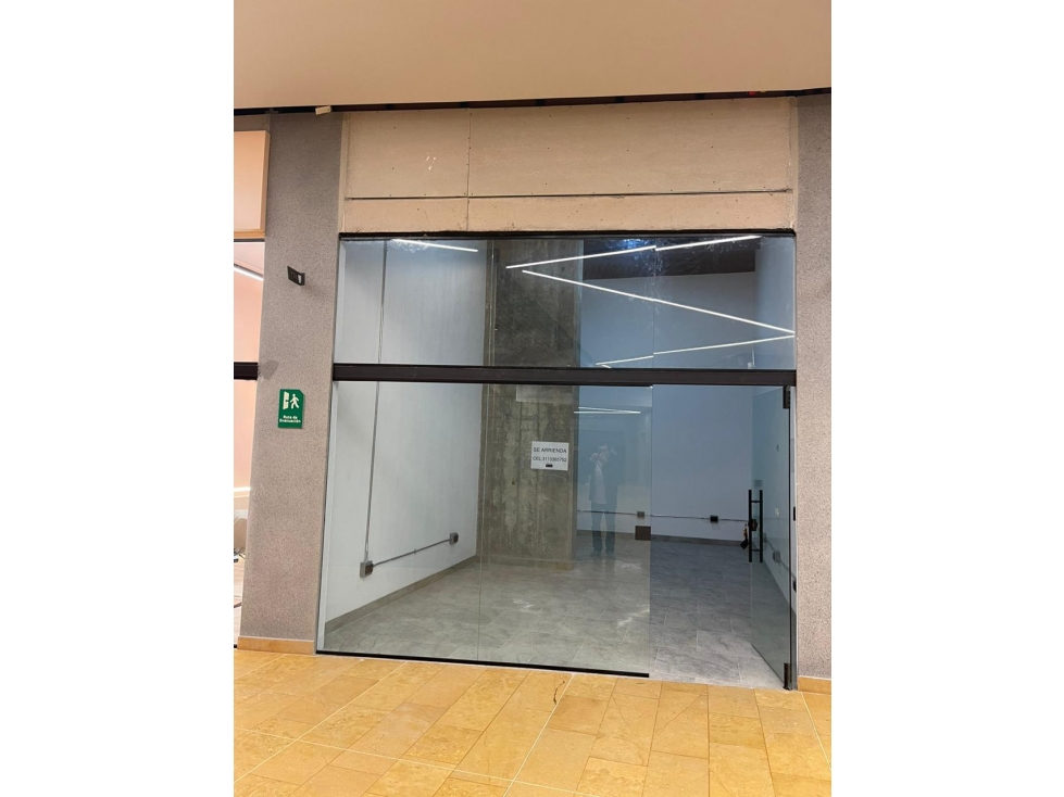 T0826. Alquiler! Local comercial 29MT2 en Moll comercial de Rionegro — foto 3