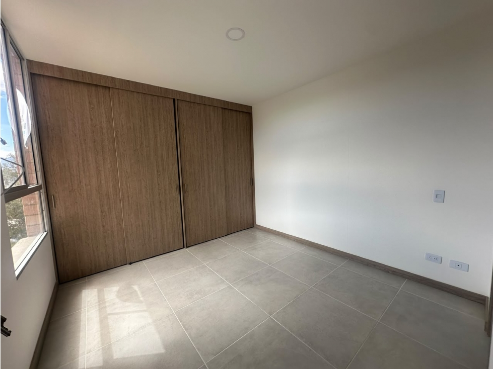 A0620.Apartamento tercer nivel con 64mt2 en unidad cerrada de La Ceja — foto 3