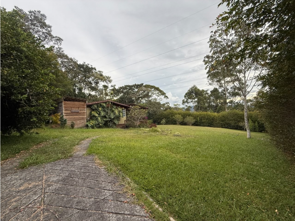 T0913. Casa campestre con amplio lote en La Ceja — foto 3