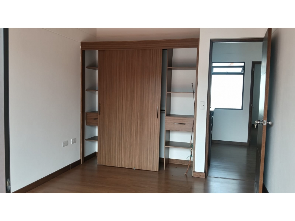 T0921.Casa con acabados modernos en unidad cerrada La Ceja  — foto 3