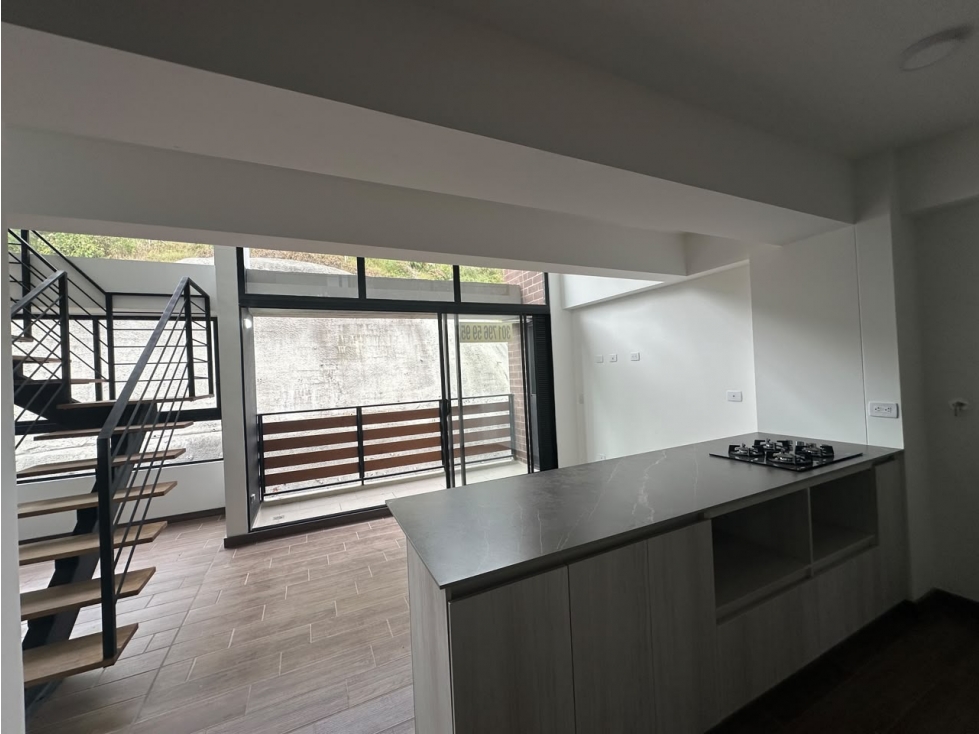 T0923. Apartamento dúplex de 94mt2 en unidad cerrada de El Retiro — foto 3
