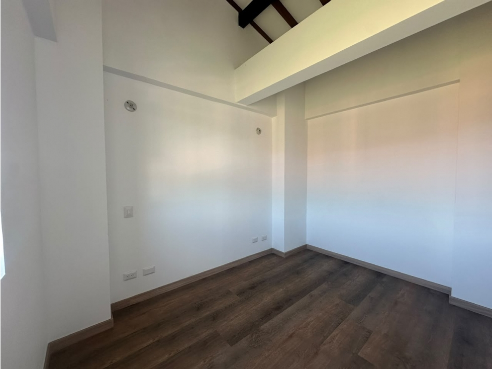 T0929.Apartamento quinto nivel con ascensor en unidad cerrada La Ceja — foto 3