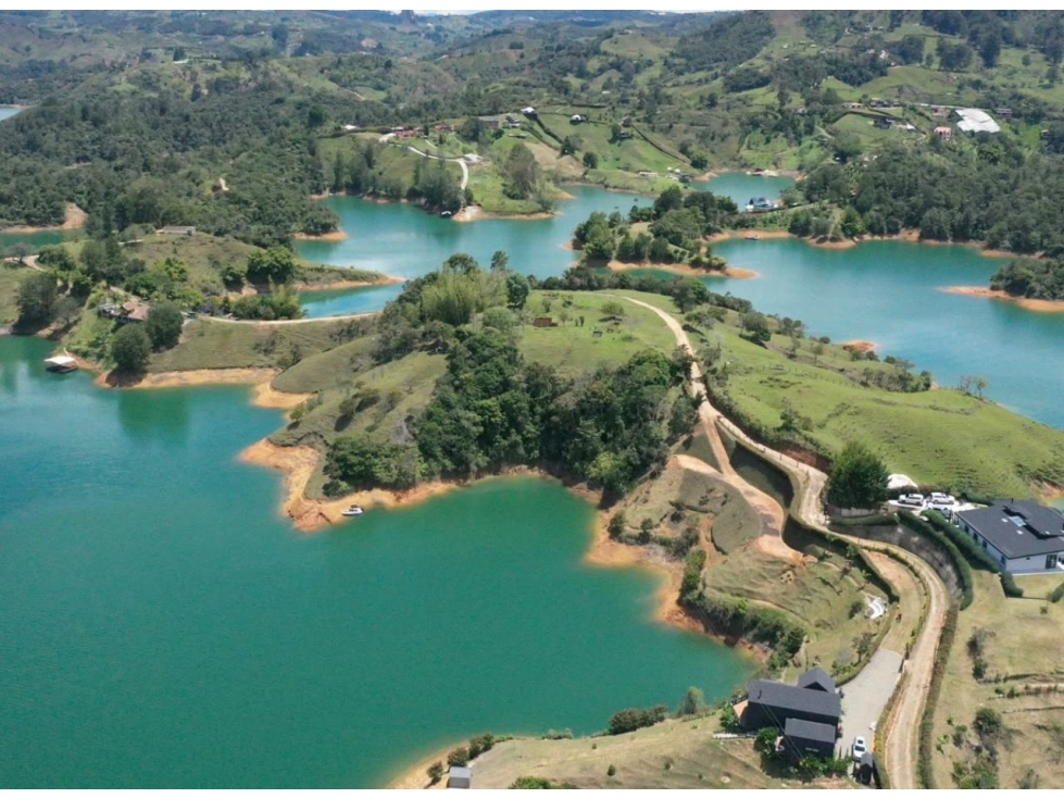 L0349. Exclusivos lotes con vista y acceso a embalse en El Peñol - 3