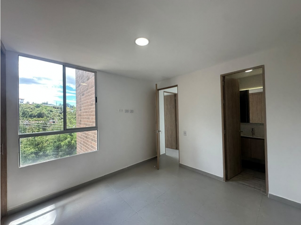 A0513. Vendo! Apartamento con acabados de lujo en unidad cerrada — foto 6