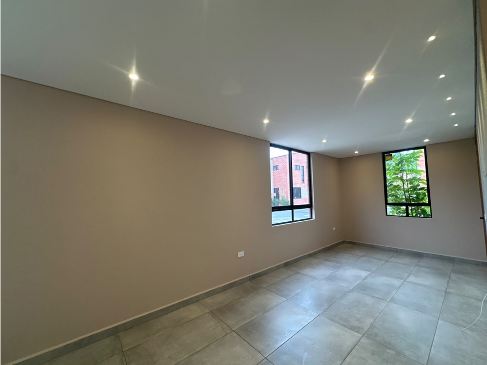C0345 VENDO! Casa unifamiliar para estrenar en unidad abierta — foto 4