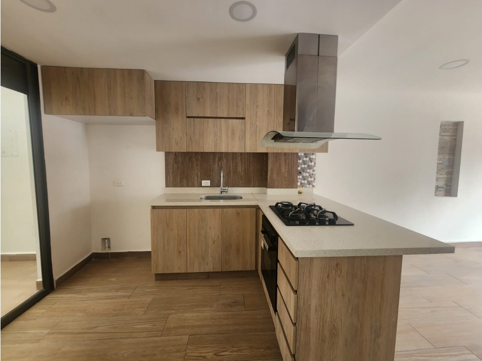 C0227 Venta! Casa con excelentes acabados unidad cerrada en La ceja